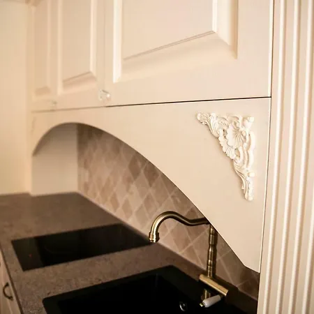 Heart Of Old Town - St. Ann Apartment